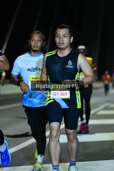 Runner Photo 2051110