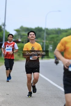 Runner Photo 2051175