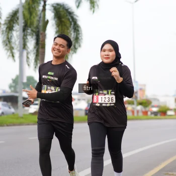 Runner Photo 2051256