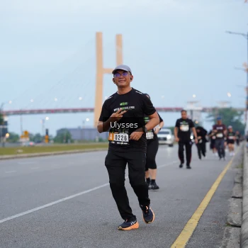 Runner Photo 2051333