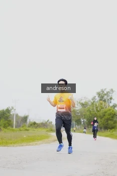 Runner Photo 2051971