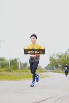 Runner Photo 2052065