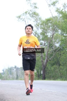 Runner Photo 2052069