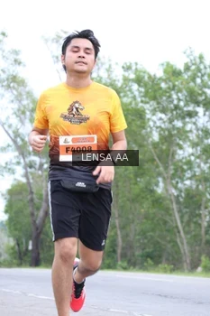 Runner Photo 2052235
