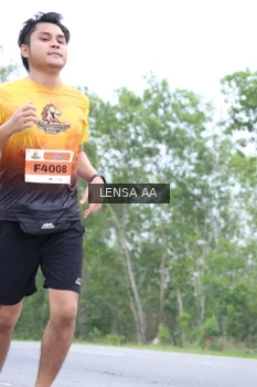 Runner Photo 2052256