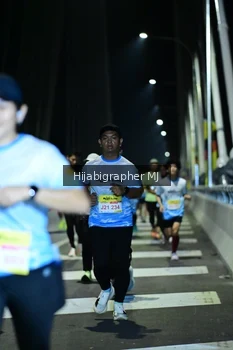 Runner Photo 2052301