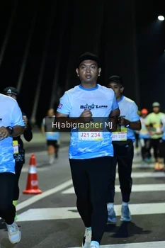 Runner Photo 2052334