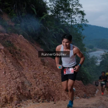 Runner Photo 2052358