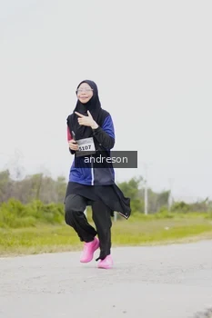 Runner Photo 2052594