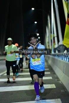 Runner Photo 2052615