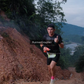 Runner Photo 2052675
