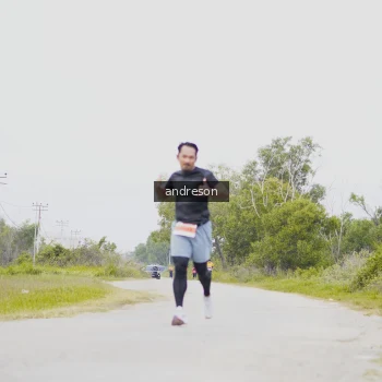 Runner Photo 2052750