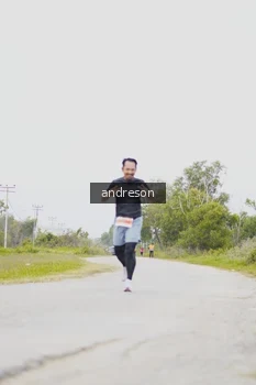 Runner Photo 2052795
