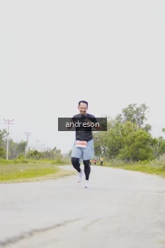 Runner Photo 2052819
