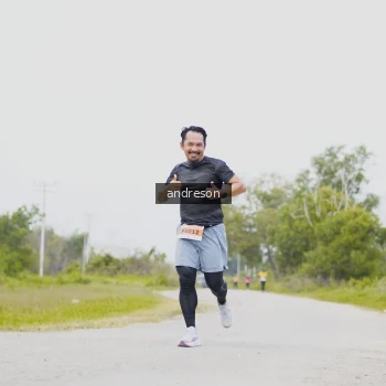 Runner Photo 2052865