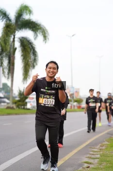 Runner Photo 2052886