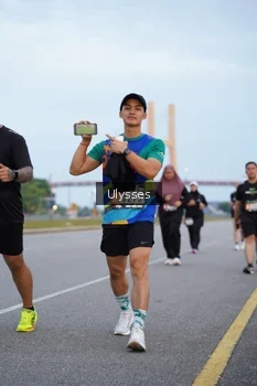 Runner Photo 2052909