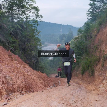Runner Photo 2053035