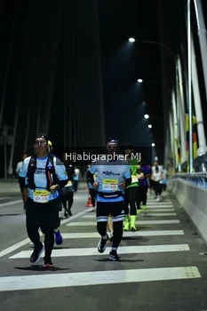 Runner Photo 2053338