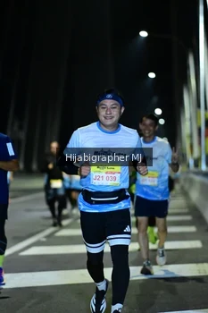 Runner Photo 2053858