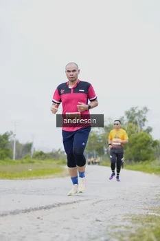Runner Photo 2053895