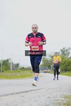 Runner Photo 2053912