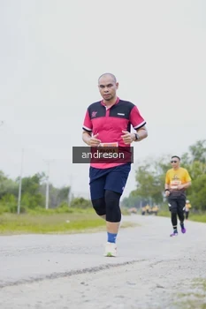 Runner Photo 2053979