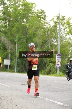 Runner Photo 2053998