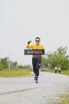 Runner Photo 2054110