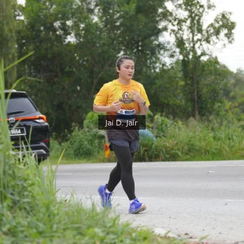 Runner Photo 2054188
