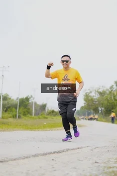 Runner Photo 2054202