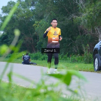 Runner Photo 2054417