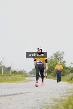Runner Photo 2054435