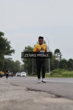 Runner Photo 2054475