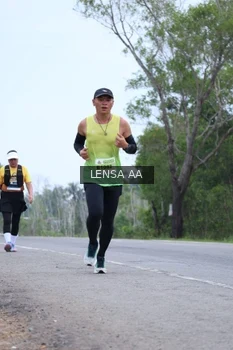 Runner Photo 2054536