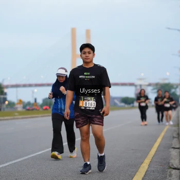 Runner Photo 2054775