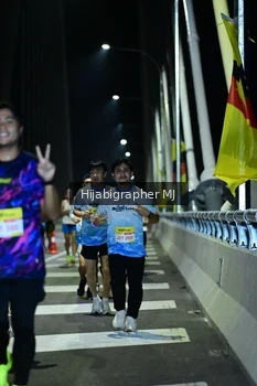 Runner Photo 2054893