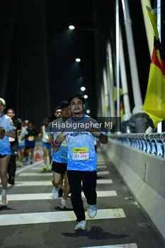 Runner Photo 2054973