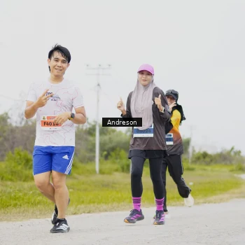 Runner Photo 2056365
