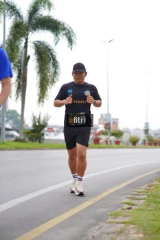 Runner Photo 2056602