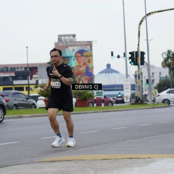 Runner Photo 2057216