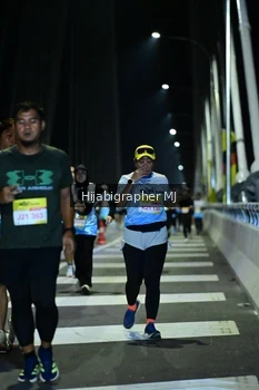 Runner Photo 2059718