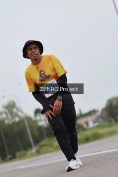 Runner Photo 2060879