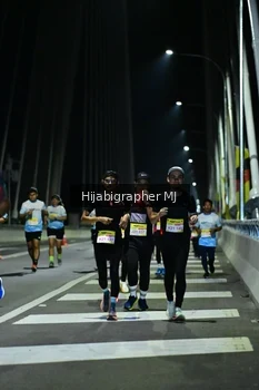 Runner Photo 2061315