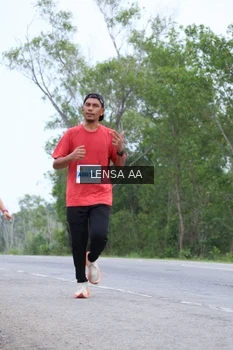 Runner Photo 2062810