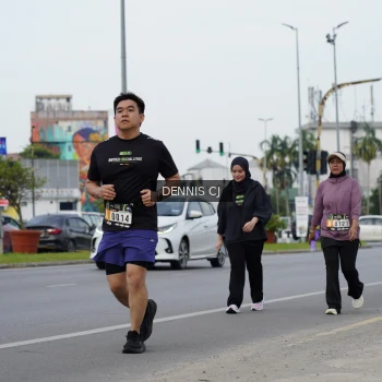 Runner Photo 2063642