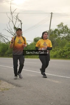 Runner Photo 2063833