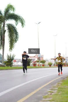 Runner Photo 2063863