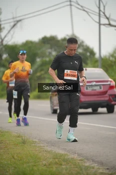 Runner Photo 2064334