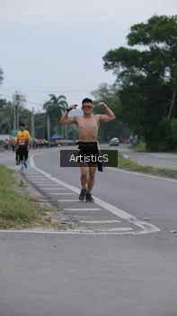 Runner Photo 2066147
